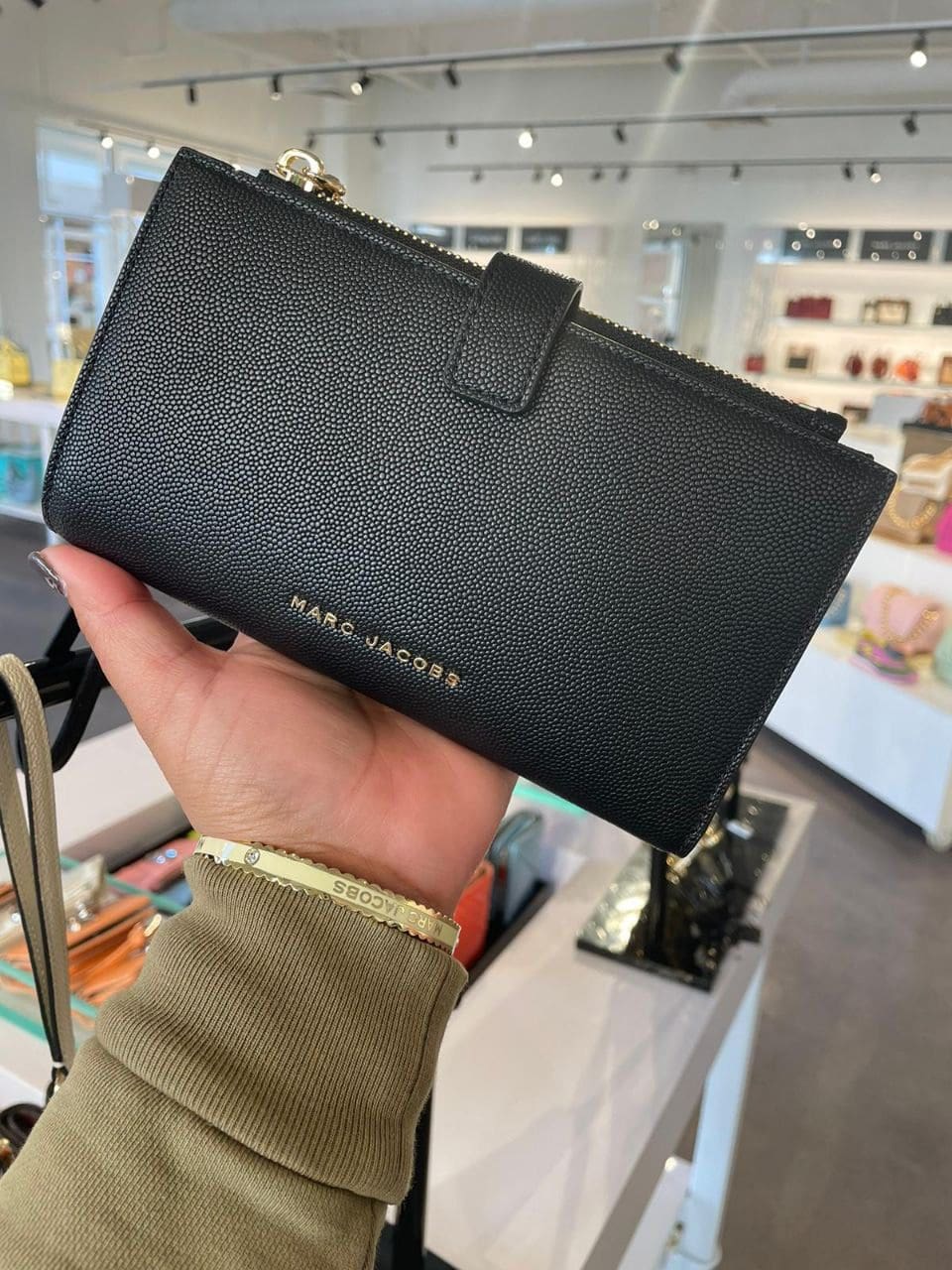 Marc jacobs phone online wristlet