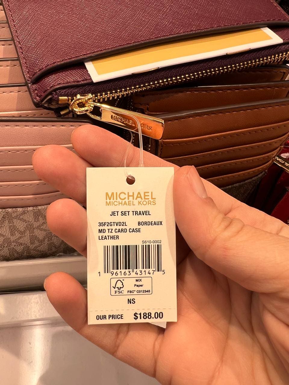 Michael kors jet clearance set carryall card case