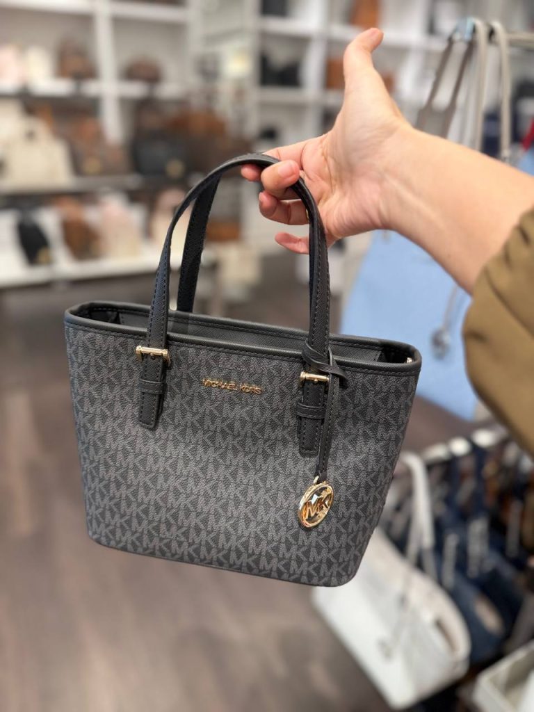 Photo 4976880727215943689 Y (2)