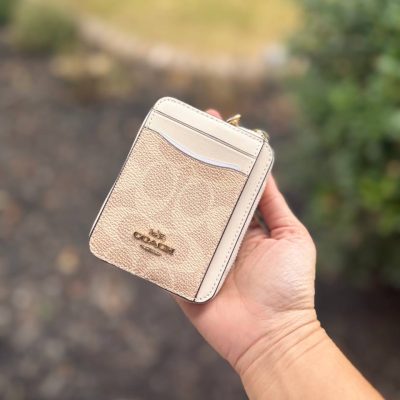 Photo 5179224586518727462 Y