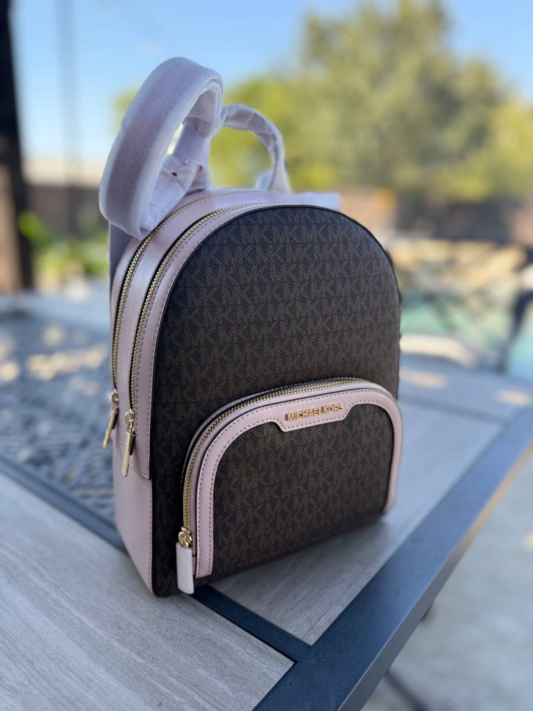 Photo 5051322345930731113 Y