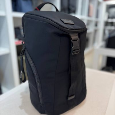 Photo 5134224478991748057 Y