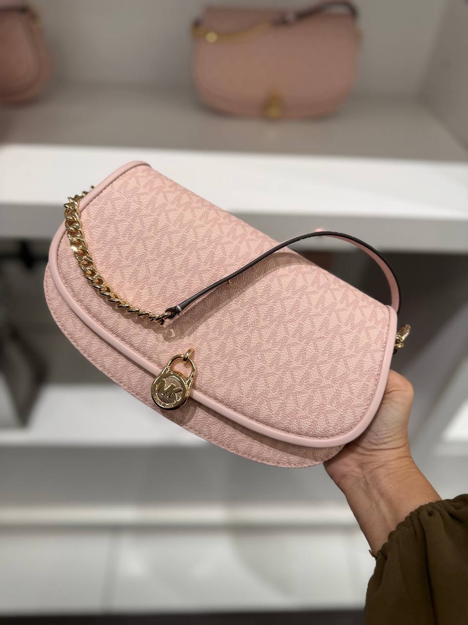 4942966020474252965 4942966020474252965