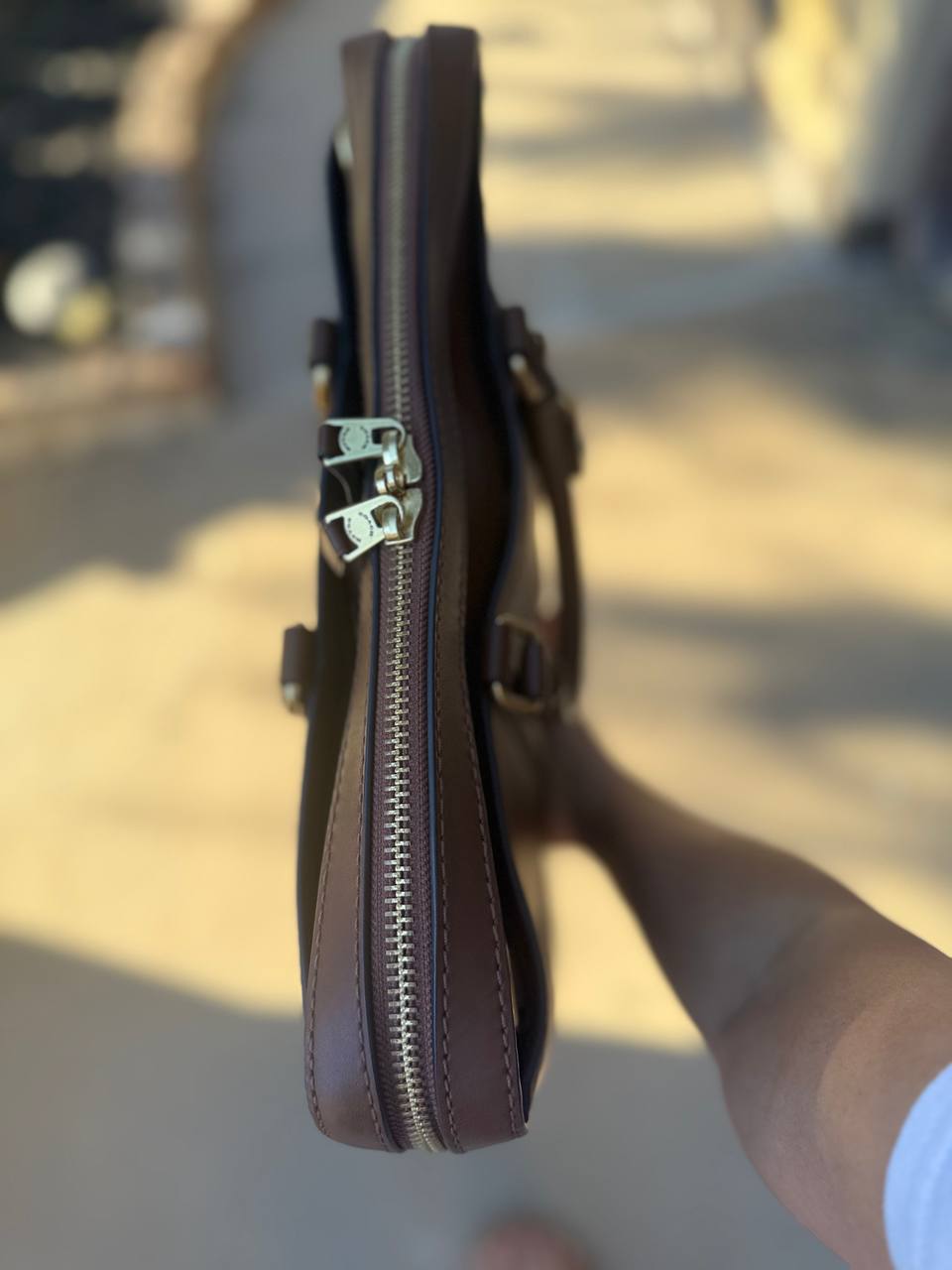 Photo 4933753448772078348 Y