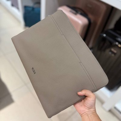 Photo 5093960376067492934 Y