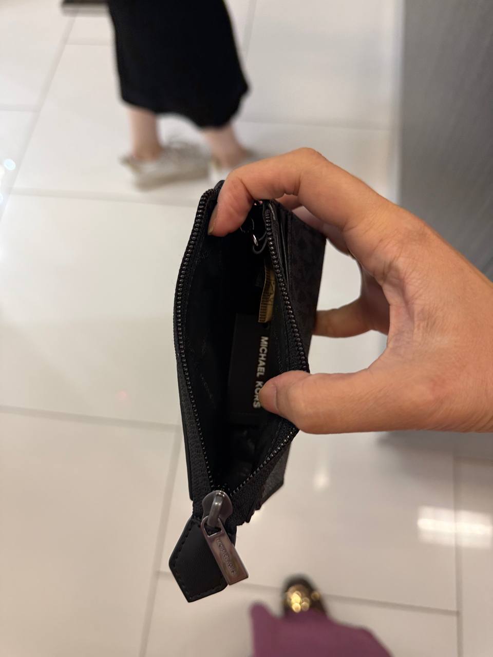 Photo 5122894204941044553 Y