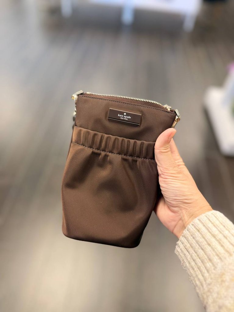 Photo 4920463853590612837 Y