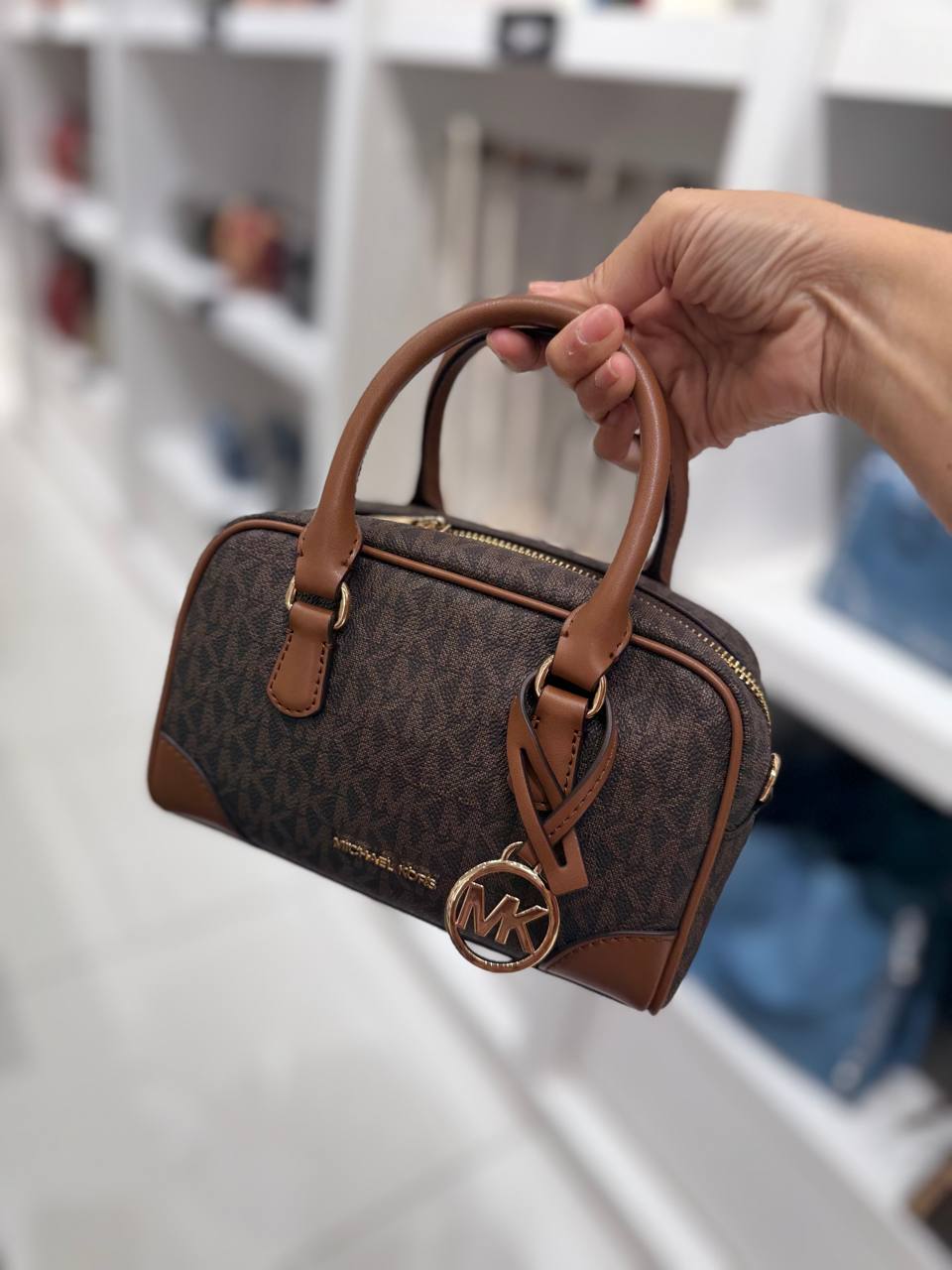 photo_4947536432616639335_y Photo 4947536432616639335 Y