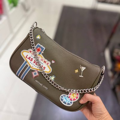 Photo 5122894204941044549 Y