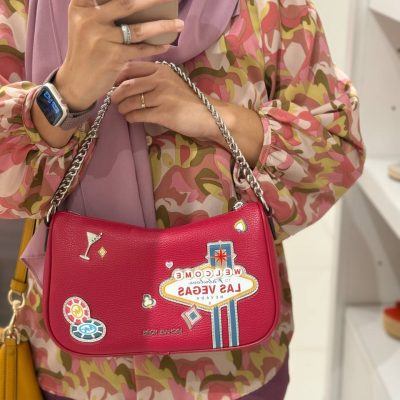 Photo 5122894204941044550 Y