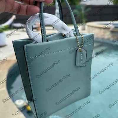 Photo 4951836768621759480 Y