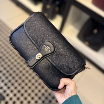 Photo 4983455742329293624 Y