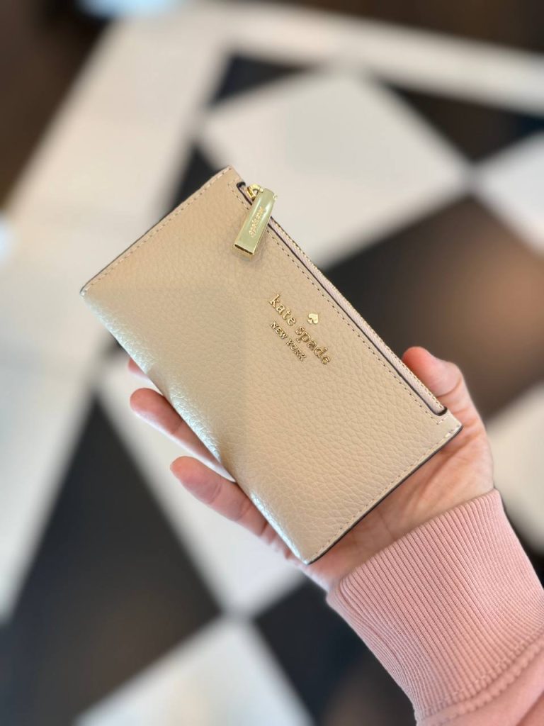 Photo 5012582733062015858 Y