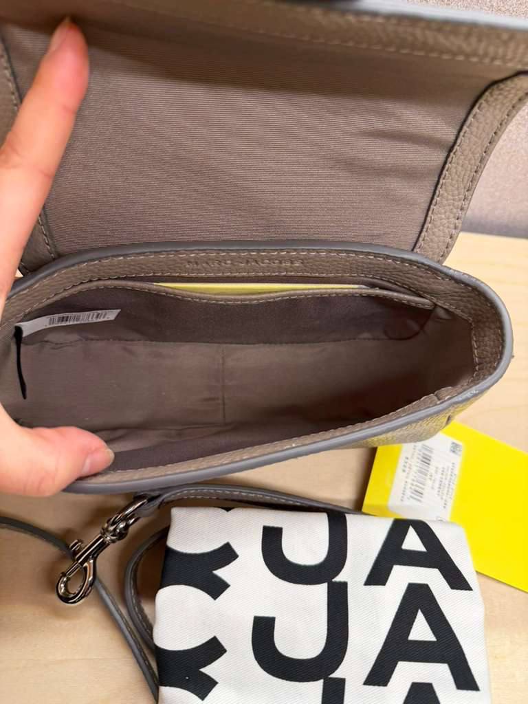 Photo 5019620157235596430 Y