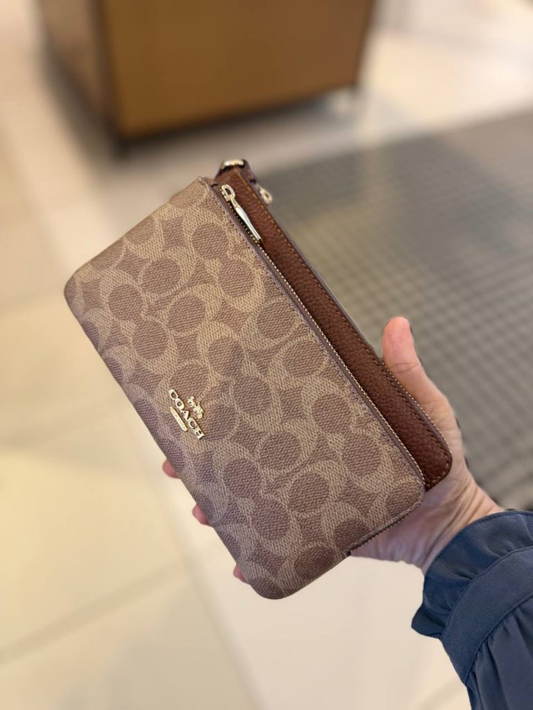 Photo 5046798590025599745 Y