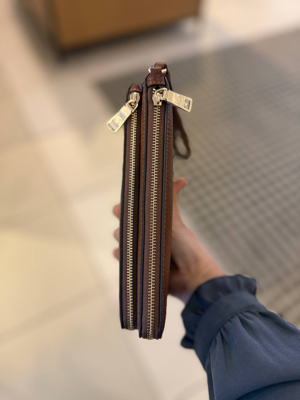 Photo 5046798590025599746 Y