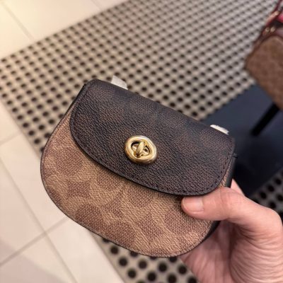 Photo 5046798590025599754 Y