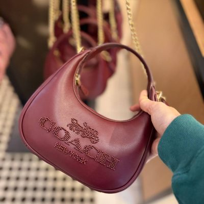 Photo 5046798590025599759 Y