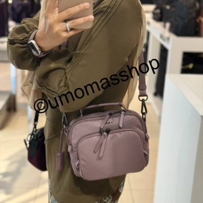 Photo 4965596284765014940 Y