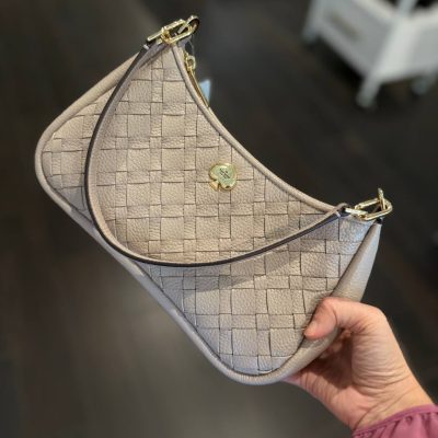 Photo 4987951507936316224 Y