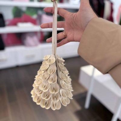 Photo 5089588219619249059 Y