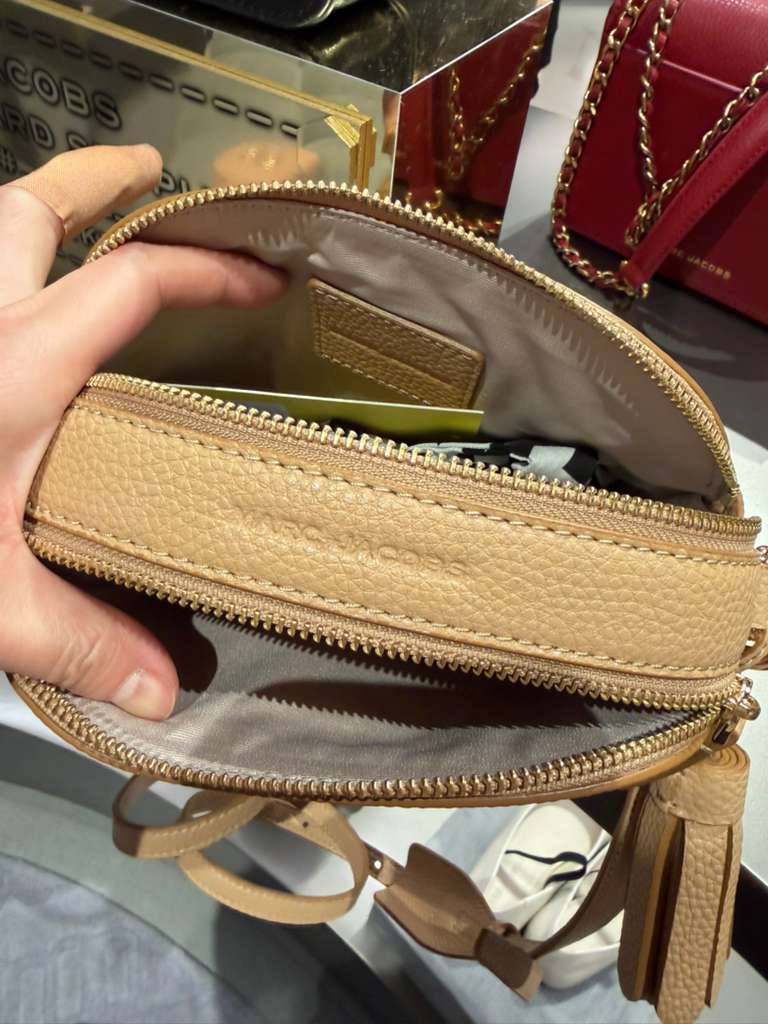 Photo 5098243622397741964 Y