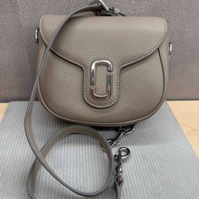 Photo 5098243622397741972 Y