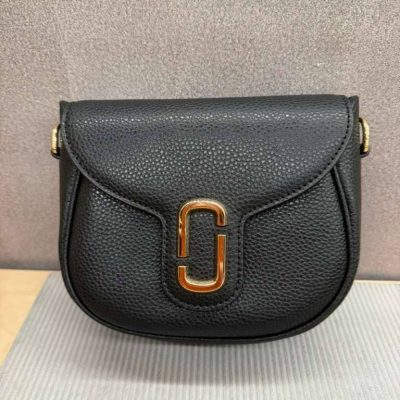 Photo 5098243622397741976 Y