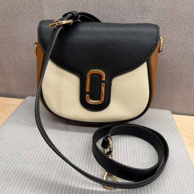 Photo 5098243622397741980 Y