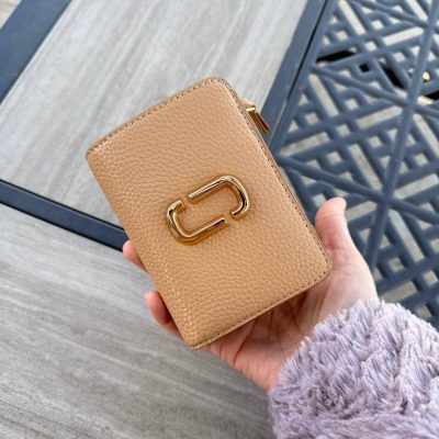 Photo 5105113800544815979 Y