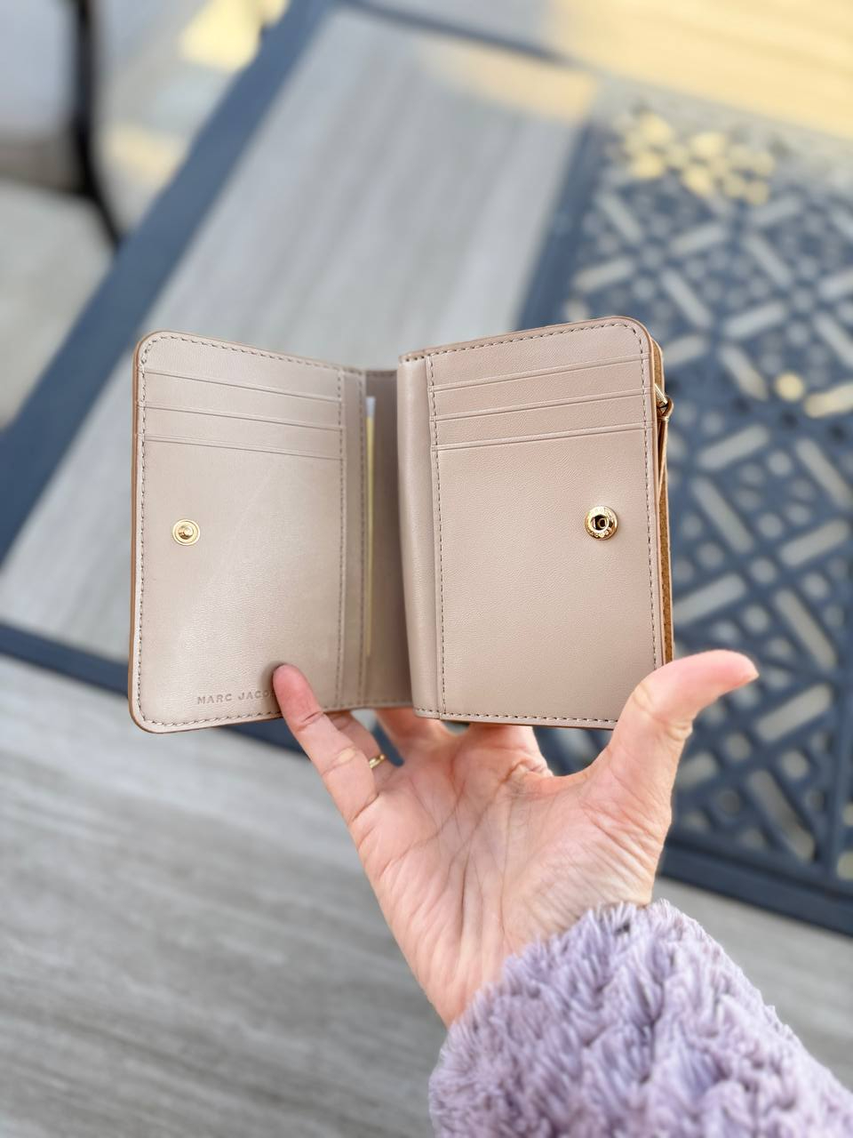 Photo 5105113800544815981 Y