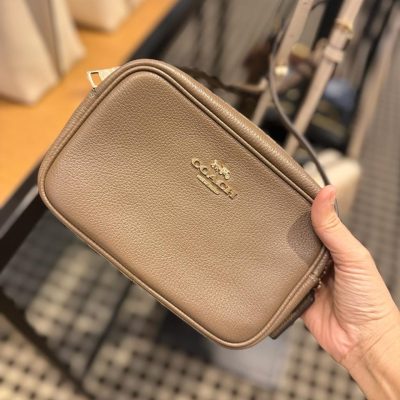 Photo 5127748711986433084 Y