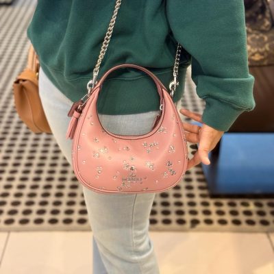 Photo 5127748711986433087 Y