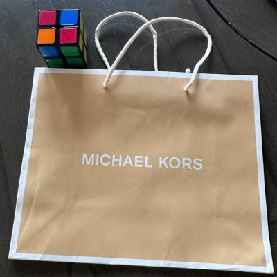 Photo 5143444077264178042 Y