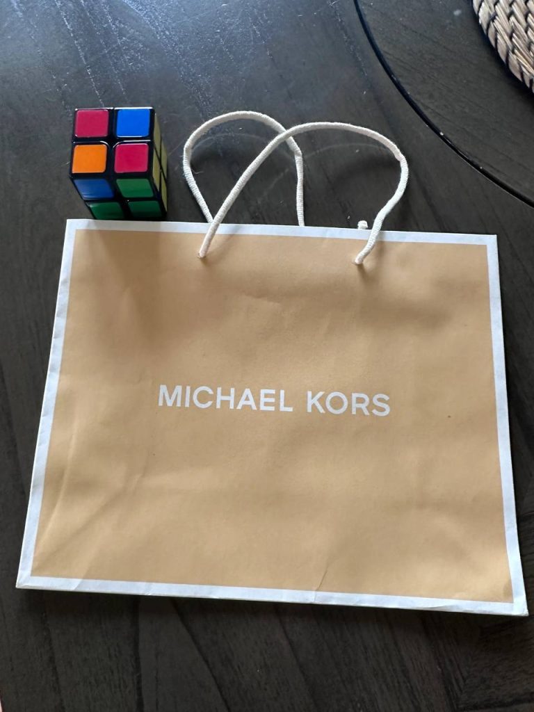 Photo 5143444077264178042 Y