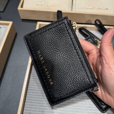 Photo 4909316059815414646 Y