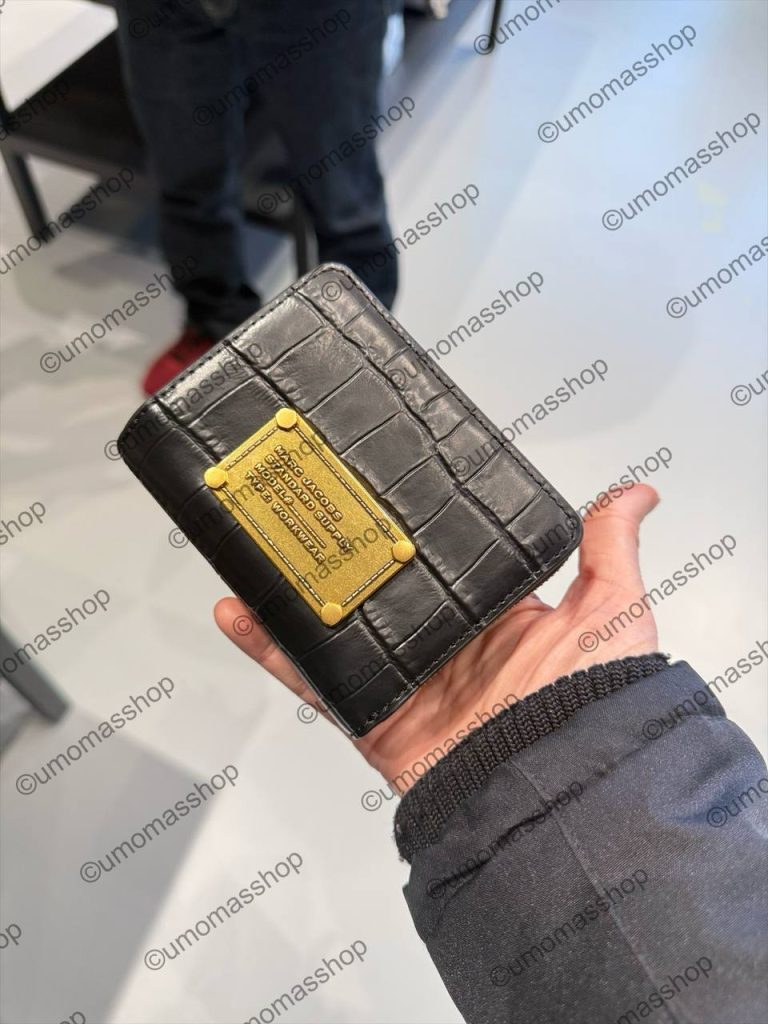 Photo 4938323878090574737 Y