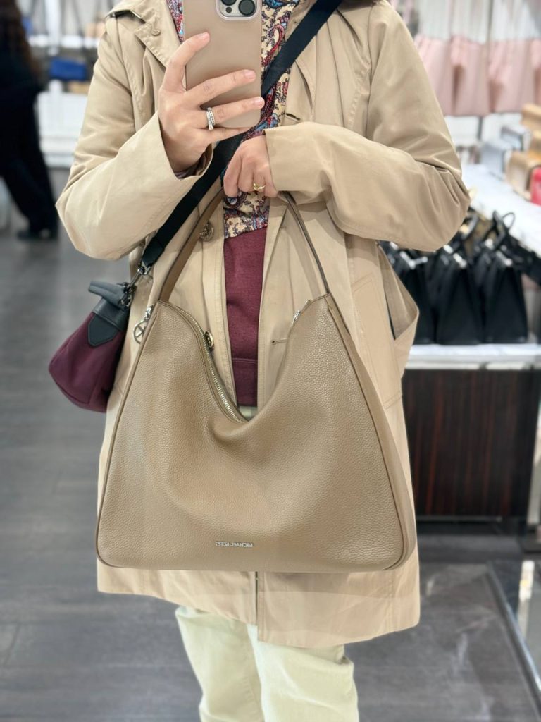 Photo 5177396906135587701 Y