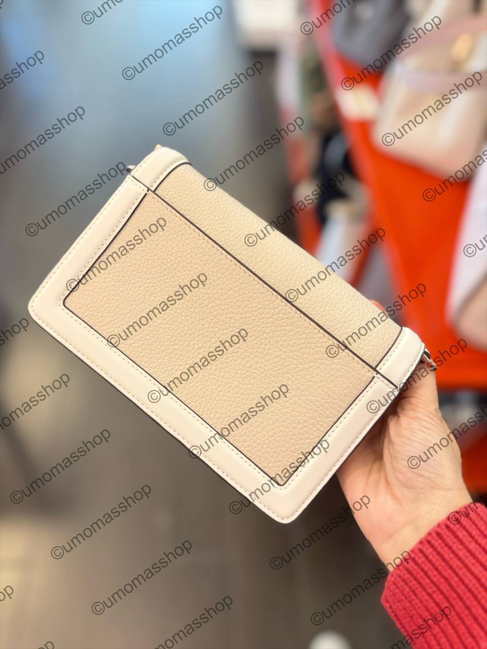 Photo 4947308773580147629 Y