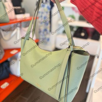 Photo 4947308773580147641 Y