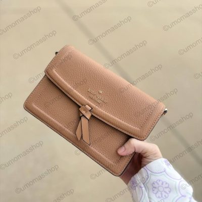 Photo 4983418217200028625 Y