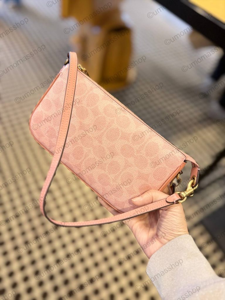 Photo 5003891613335489368 Y