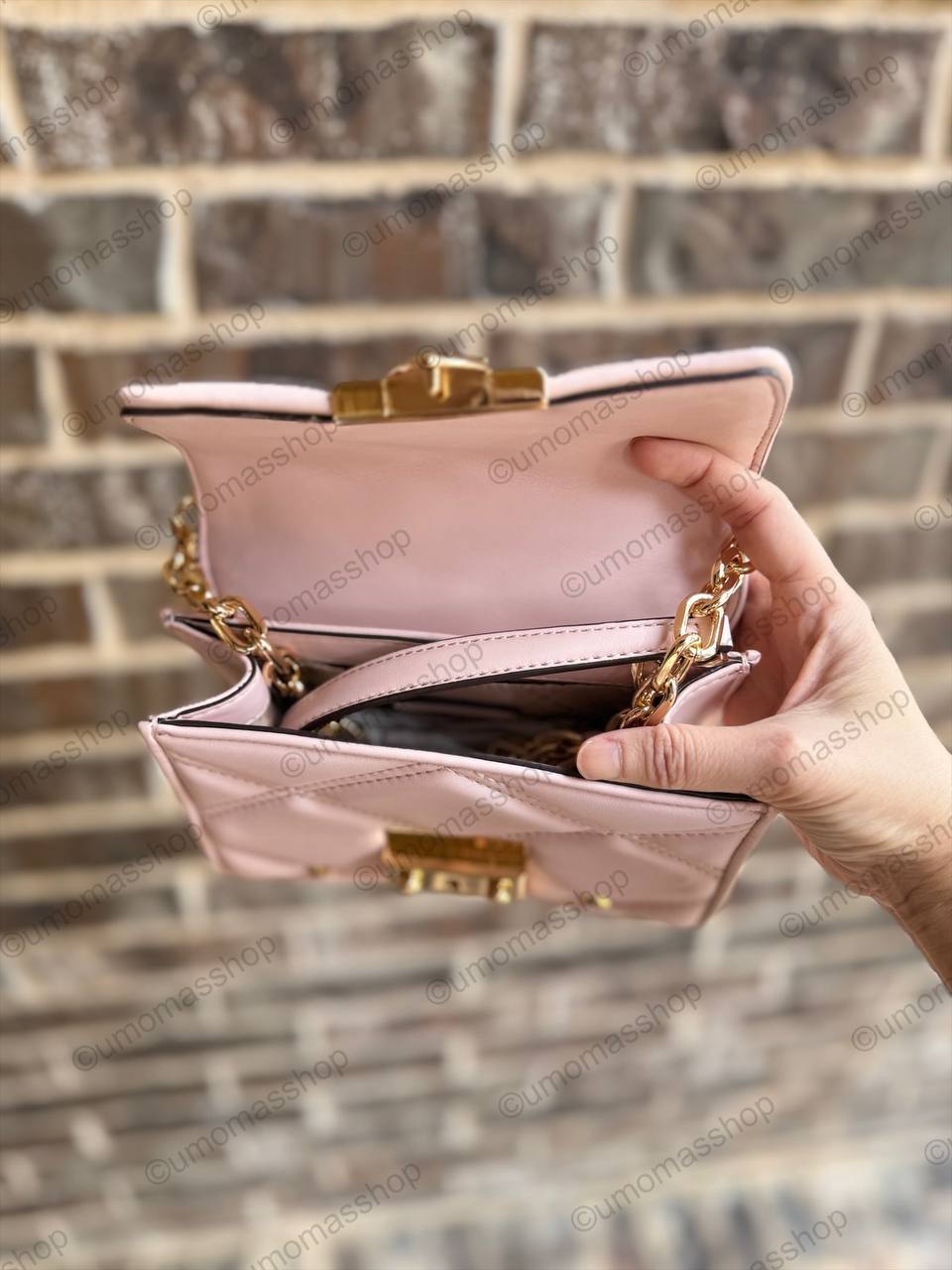 Photo 5006143413149174672 Y