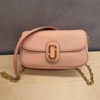 Photo 5019620157235596411 Y