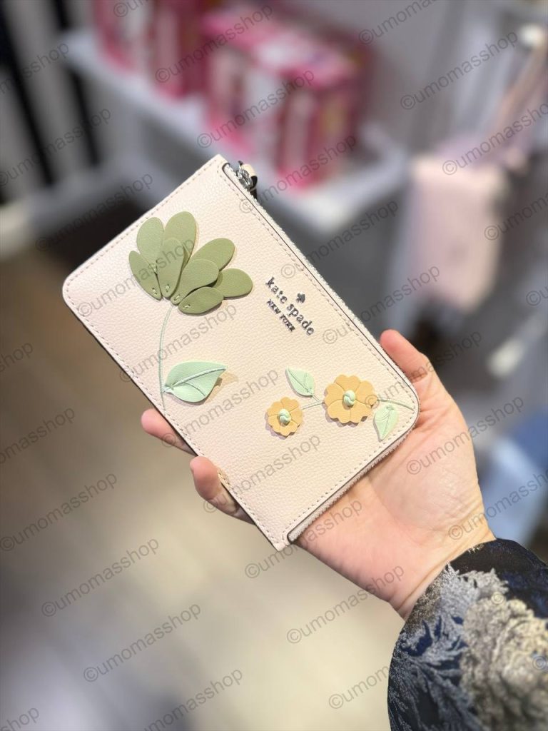 Photo 5053186086863047545 Y