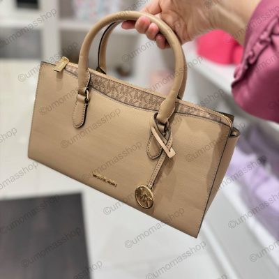 Photo 5068986966602353546 Y