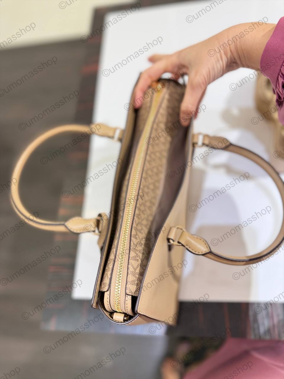 Photo 5068986966602353547 Y