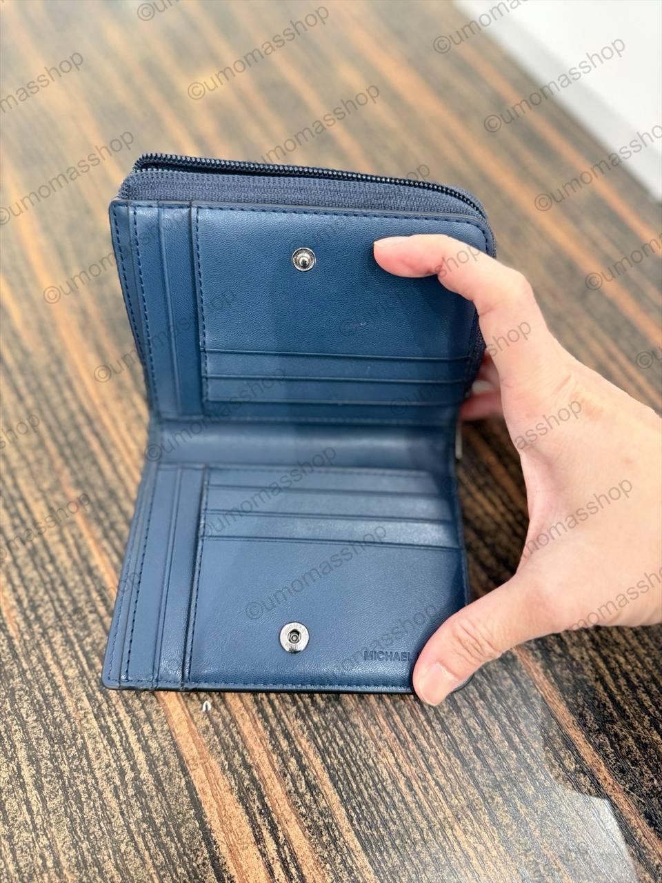 Photo 5071478343986777075 Y