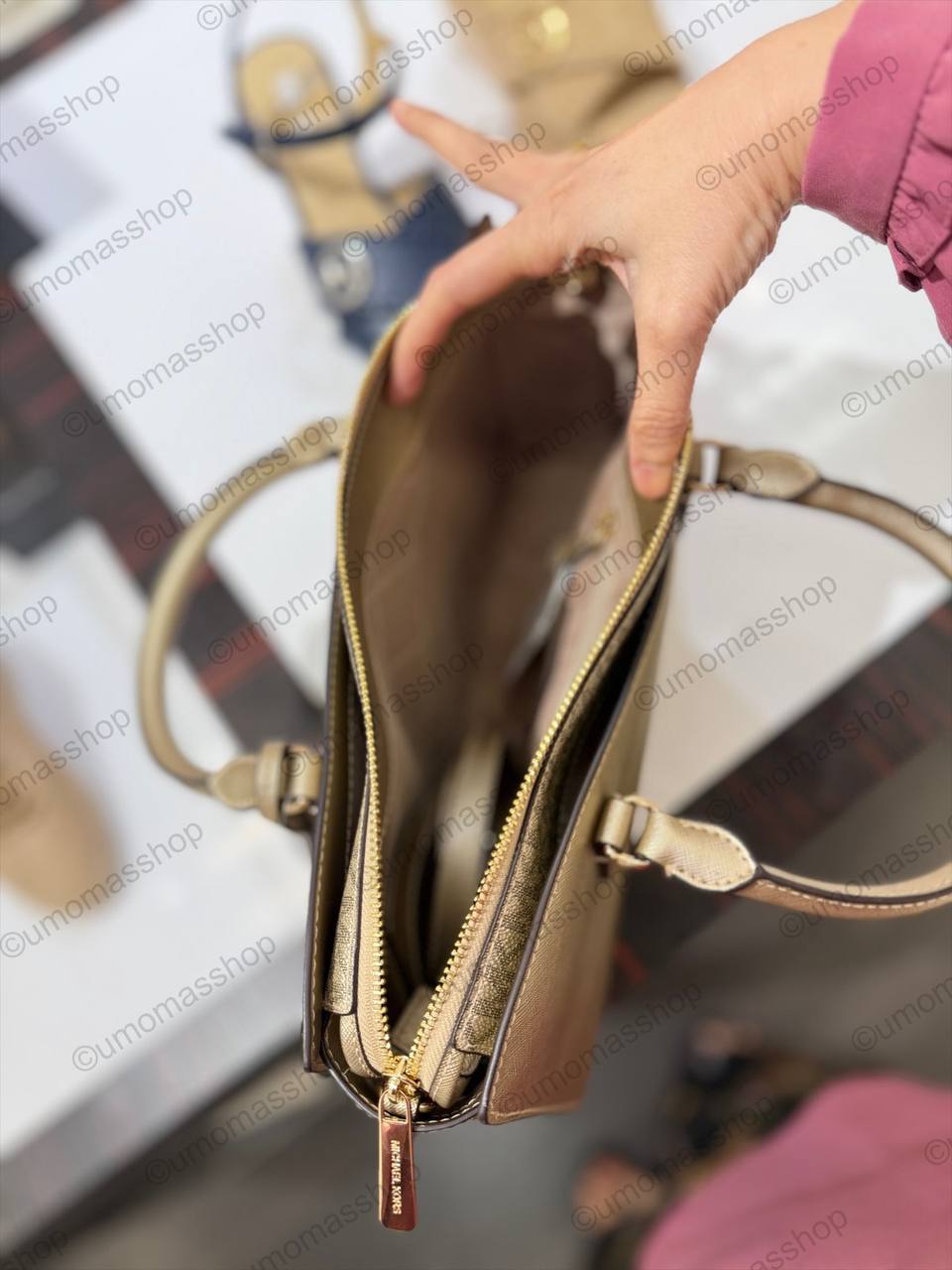 Photo 5073730143800462294 Y